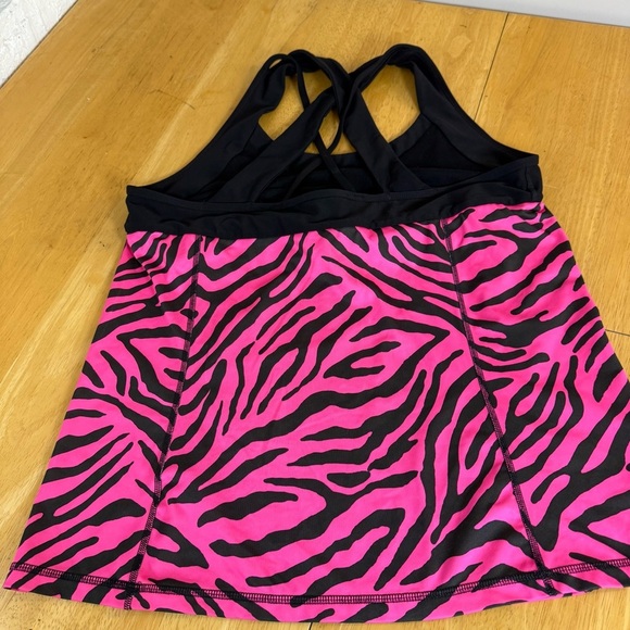 Xersion Womens Swim Top. Built in Bra. Fucia/ Black Size XL. Razor Back - Picture 3 of 7
